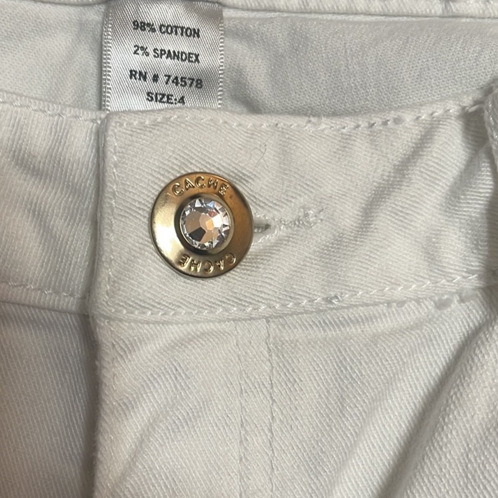 Cache Mid Rise White Jean Capris - Picture 3 of 13